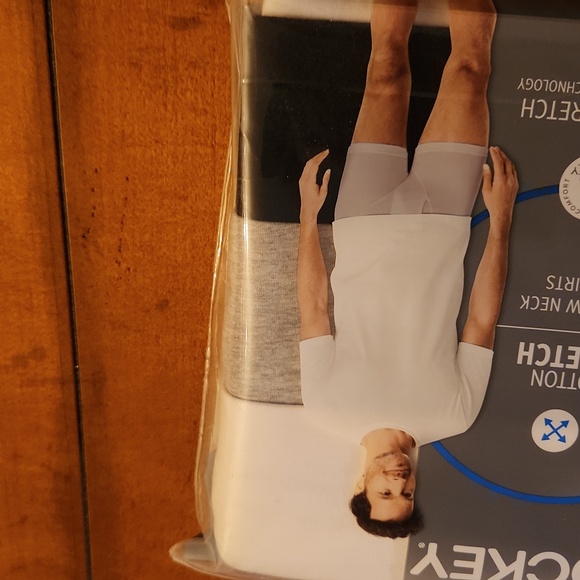 Jockey cotton stretch crew neck t-shirts. 3 pack. Medium(38-40" chest) New. - Picture 3 of 7